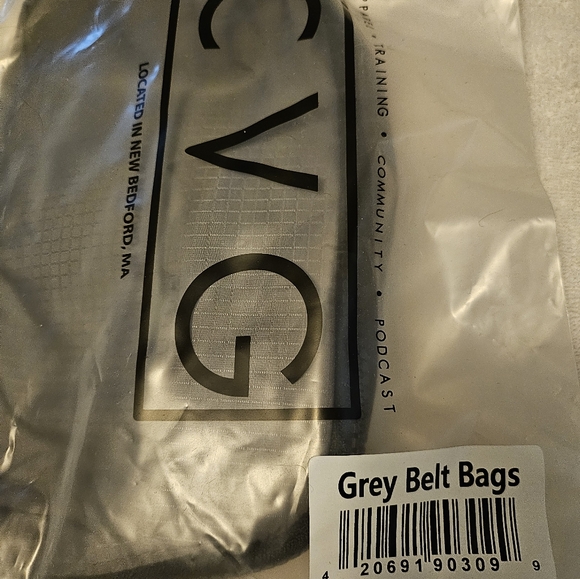 Constantly Varied Gear Grey Belt Bag - Picture 2 of 3